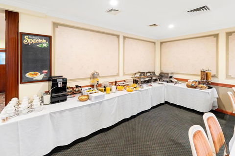 WM Hotel Bankstown - Holiday Find 3