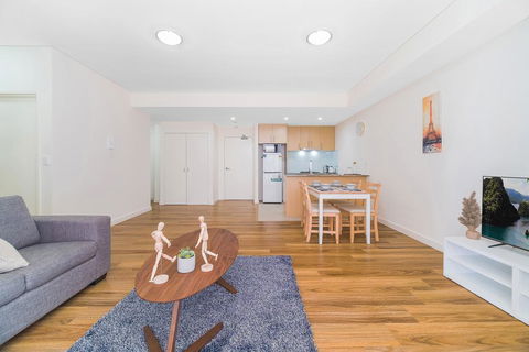 Wolli Creek Airport Serviced 2 Bedroom Apartment - Holiday Find 0