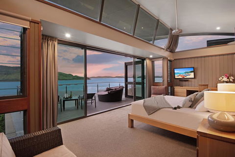 Yacht Club Villa 33 - Serenity - 4 Bedroom 4 Bathroom House Ocean Views 2 Buggies - Holiday Find 0