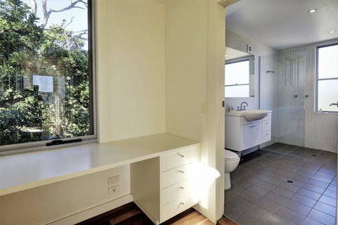 YALLUMBEE - Holiday Find 3