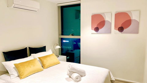 Xu's Residence@888 Collins St - Holiday Find 1