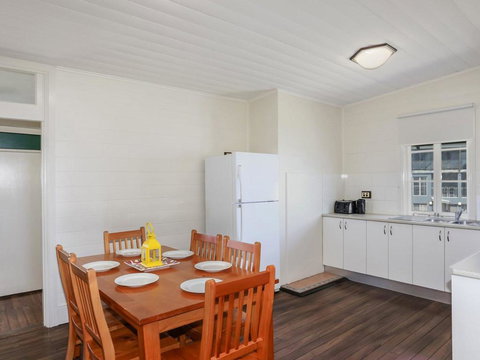 Yamba Pilot Cottage 2 - Pets Welcome - Close To Beach - Holiday Find 2