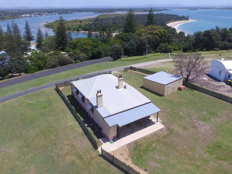 Yamba Pilot Cottage 2 - Pets Welcome - Close To Beach - Holiday Find 0