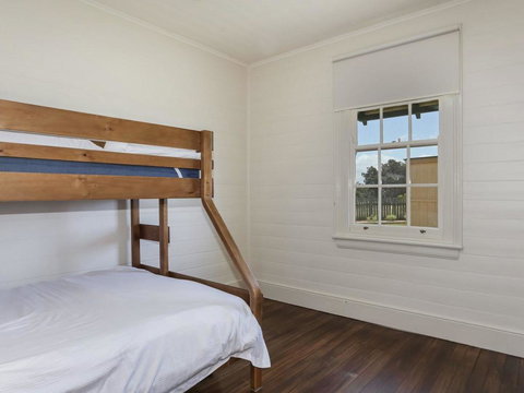 Yamba Pilot Cottage 2 - Pets Welcome - Close To Beach - Holiday Find 1