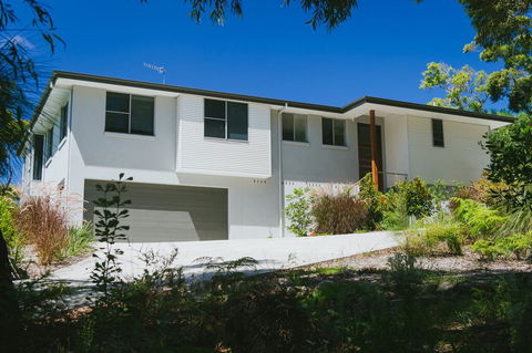 YARINGA - Retreat Style Accomodation With Swimming Pool - Holiday Find 1