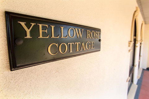 Yellow Rose Cottage - Holiday Find 3