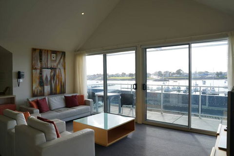 York Cove Holiday Hotel - Holiday Find 1