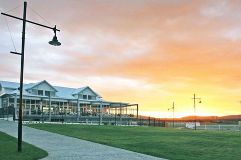 York Cove Holiday Hotel - Holiday Find 0