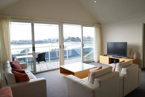 York Cove Holiday Hotel - Holiday Find 2