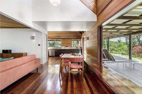 Your Luxury Escape - Cedar View - Holiday Find 1