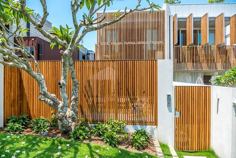 Your Luxury Escape - Driftwood Three At Clarkes Beach - Holiday Find 0