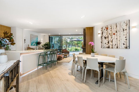 Your Luxury Escape - Ground Luxury - Holiday Find 1