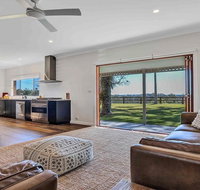 Your Luxury Escape - Paul's Farmhouse at Newrybar - Holiday Find