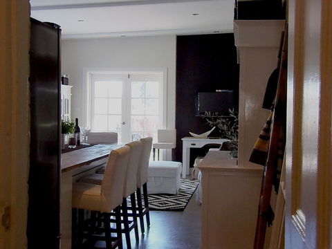 YSG The Edward Townhouse 155 - Steps To Town - Holiday Find 2