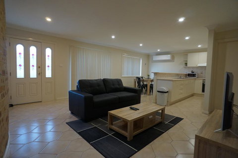 Zig Zag Motel - Holiday Find 1