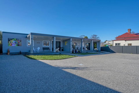 Zoo Villas : Villa Zebra - Central Wynyard - Holiday Find 2