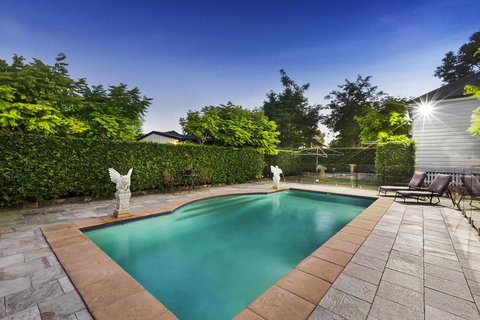 Tara-Lee - Holiday Find 1