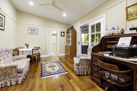 Tara-Lee - Holiday Find 2