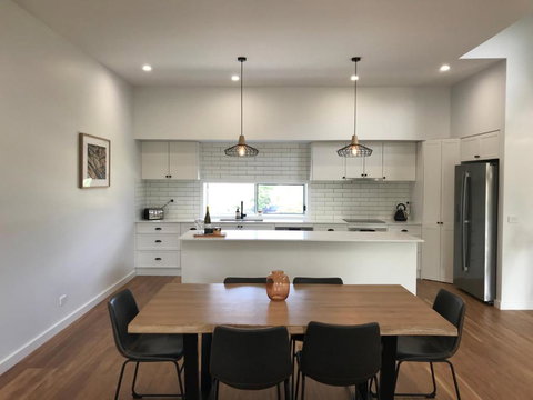 A Sanctuary At Denhams - Family & Pooch Friendly - Holiday Find 0