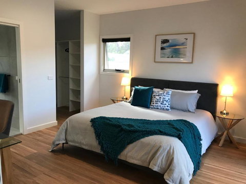 A Sanctuary At Denhams - Family & Pooch Friendly - Holiday Find 1