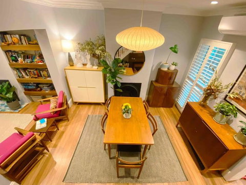 A Timeless Terrace House Of Elegance And Style - Holiday Find 0