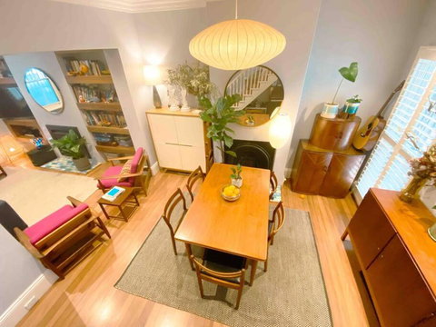 A Timeless Terrace House Of Elegance And Style - Holiday Find 1