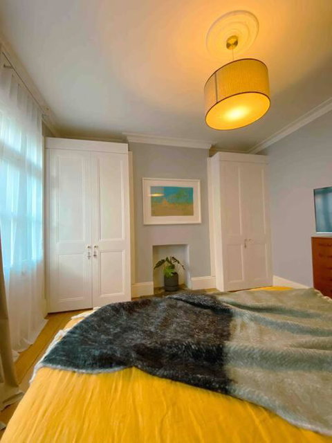 A Timeless Terrace House Of Elegance And Style - Holiday Find 4