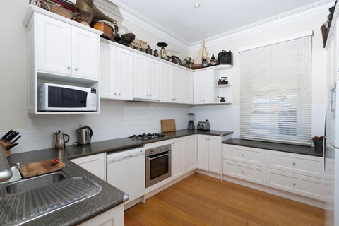 Abaleen House - Holiday Find 2