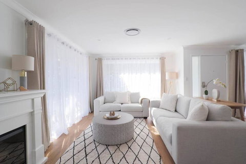 Abbey House - 3BR/sleeps 8 - South Leura - Holiday Find 0