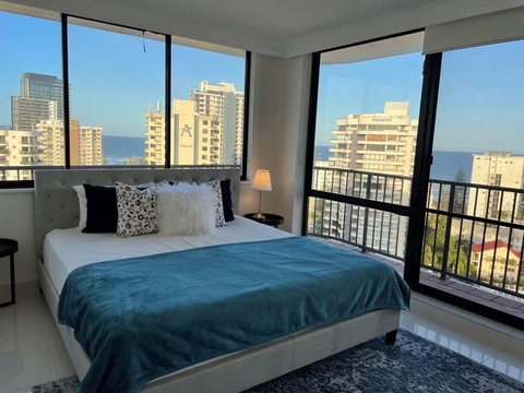 ABSOLUTE Riverfront 2br Apt, Views From Every Room - Holiday Find 2