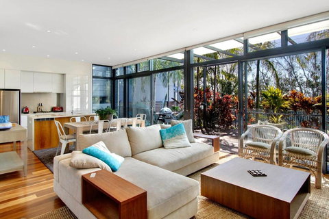 A Perfect Stay - Ocean View At Kiah - Holiday Find 3