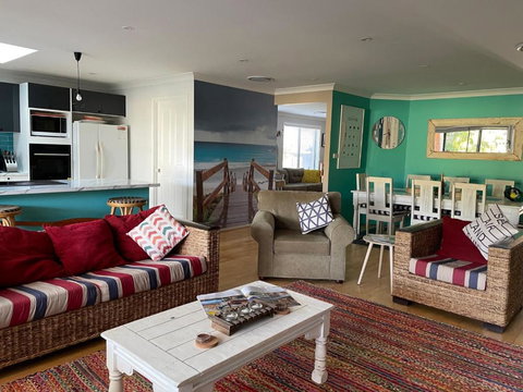 ALLE21 - Barefeet - Holiday Find 1