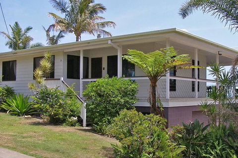 AMITY TREETOPS - Holiday Find 3