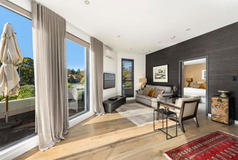 B312S - Luxury Waverton Apartment - Holiday Find 0
