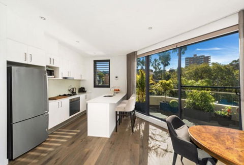 B312S - Luxury Waverton Apartment - Holiday Find 1