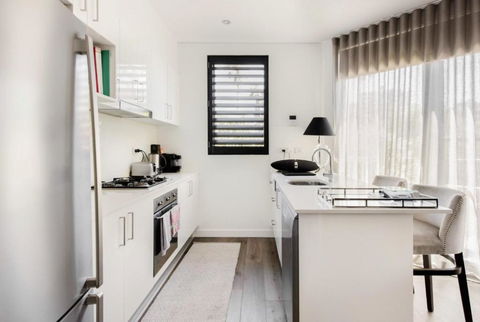 B312S - Luxury Waverton Apartment - Holiday Find 3