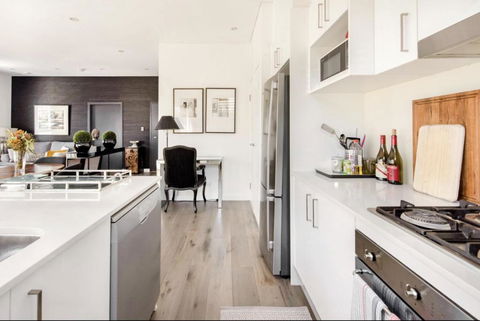 B312S - Luxury Waverton Apartment - Holiday Find 4