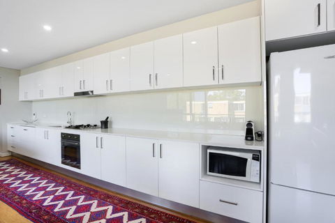 B314S - Waverton Village Heights - Holiday Find 3