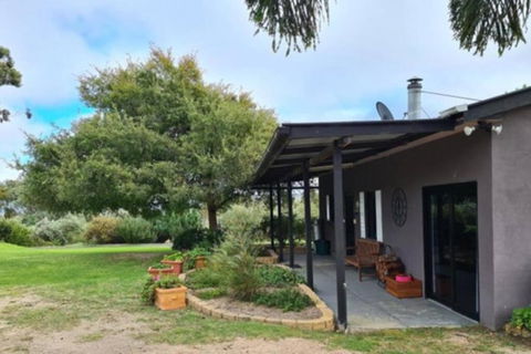 Back Creek Estate Cottage - Holiday Find 0