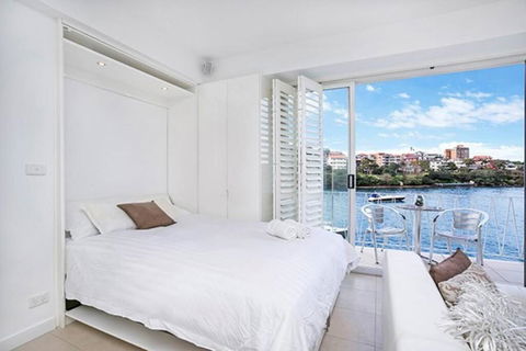 BADEN - Absolute Water Front Sydney Harbour Studio - Holiday Find 3