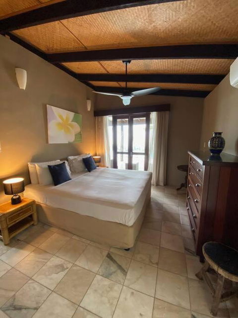 BALA Beach House On ABSOLUTE Beachfront - Holiday Find 1