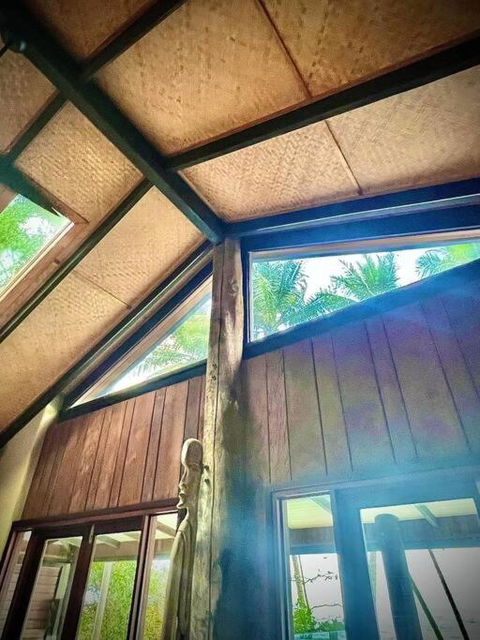 BALA Beach House On ABSOLUTE Beachfront - Holiday Find 3