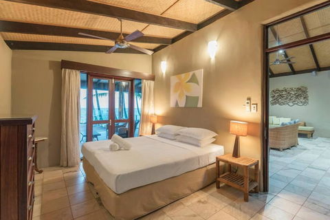 BALA Beach House On ABSOLUTE Beachfront - Holiday Find 4