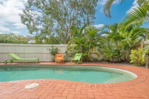 BARBADOS Ultimate Laid-back Holiday - Flat Stroll To River - Holiday Find 1