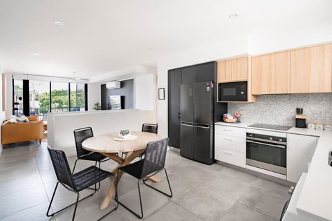 BARRA Coolum Beach Family Escape 5 Min To Waves - Holiday Find 1