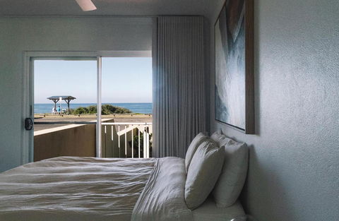 BAY PROPERTIES . Ocean Sounds - Holiday Find 4