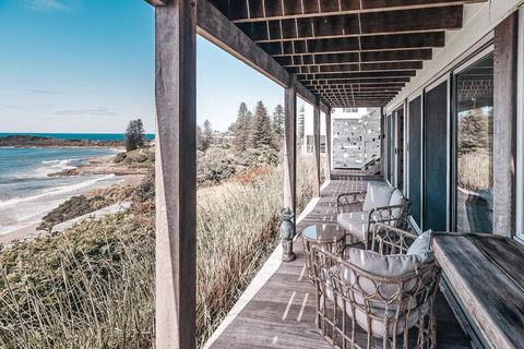 BAY PROPERTIES . Pacific Lodge Studio - Holiday Find 1