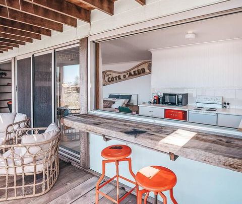 BAY PROPERTIES . Pacific Lodge Studio - Holiday Find 2