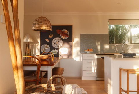 BAY PROPERTIES . Seadrifter - Holiday Find 4