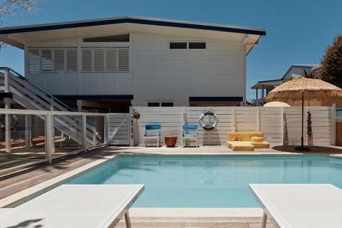 BAY PROPERTIES . The Sailors Bungalow - Holiday Find 2